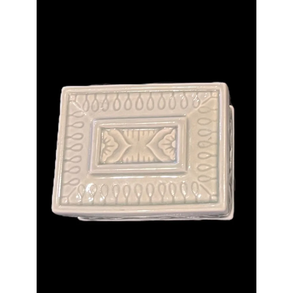 Vintage Lotus Flower Ceramic Gray Green Treasure Box Memory Box Jewelry Box - Picture 3 of 10